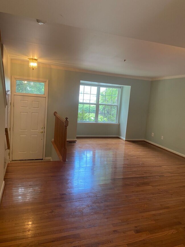 Foto del edificio - Charming 3 Bedroom/2 Full Bath/2 Half Bath Townhome in Constant Friendship, MD!