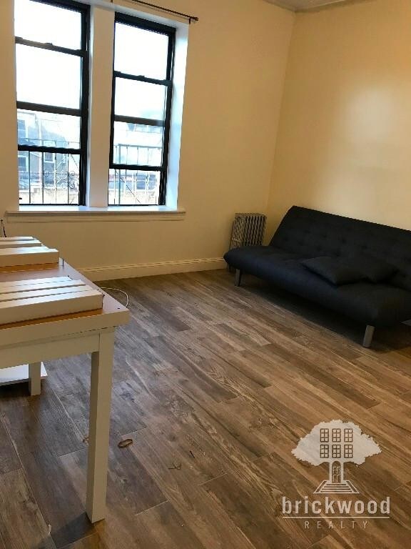 Foto del edificio - 570 Albany Ave