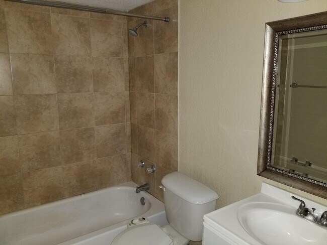 master bathroom - 6022 Amberly Avenue