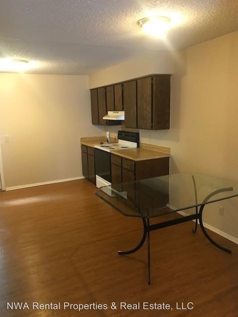 Building Photo - 625 N Betty Jo Dr