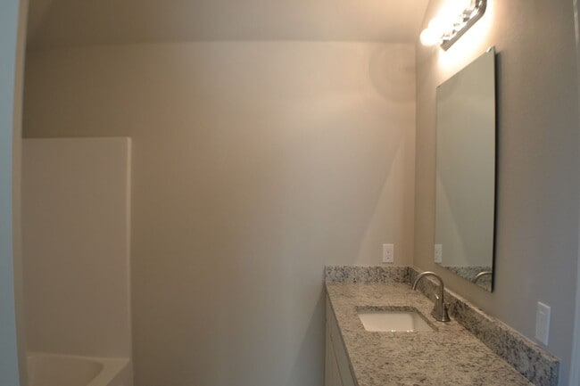 Building Photo - 3 bed 2 bath House for Lease in Sherman