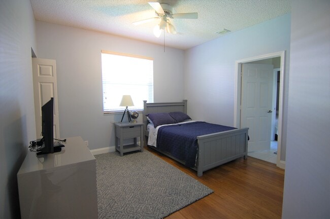 Bedroom 2 - 2874 Oakbrook Dr