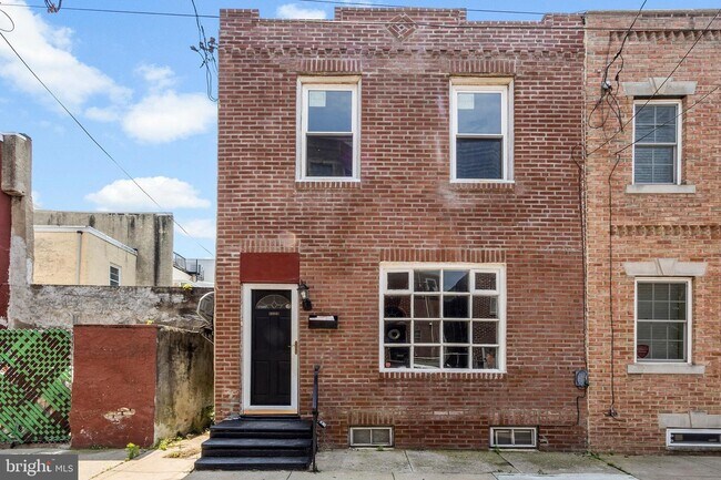 Building Photo - 1802 Montrose St