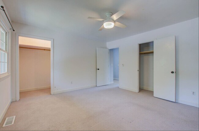 Building Photo - 50 Held Circle Apt #C, Charleston, SC 2941...