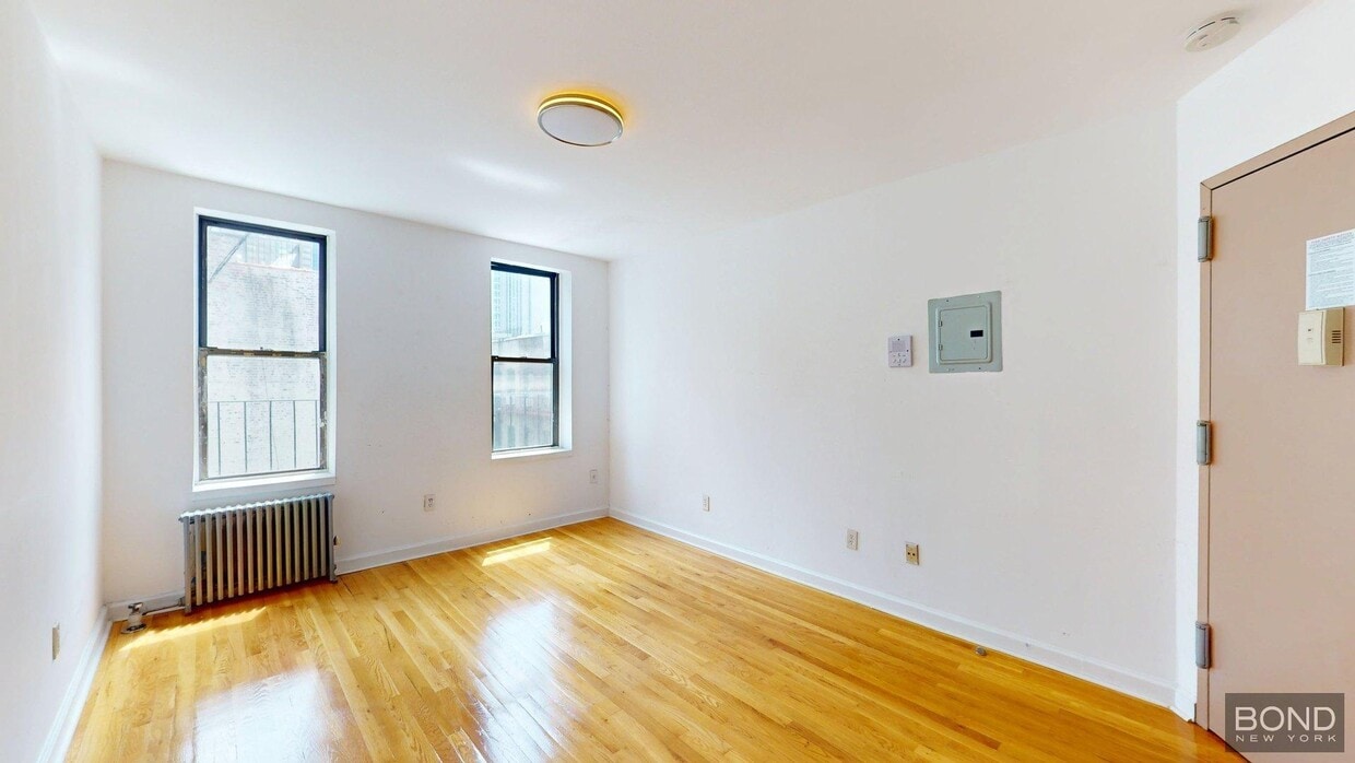 Building Photo - 692 9th Ave