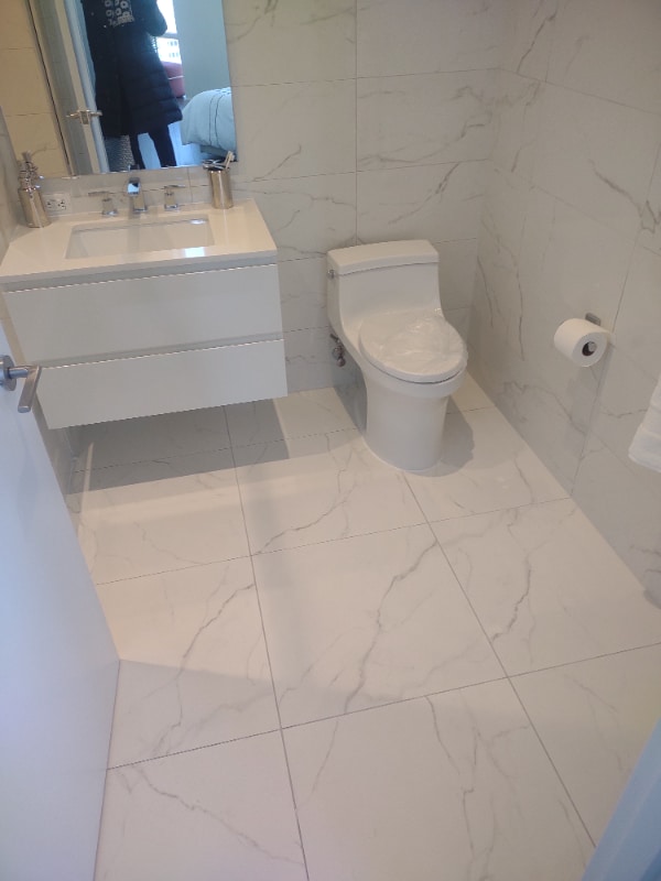 Building Photo - E. 44th St ,3rd Ave