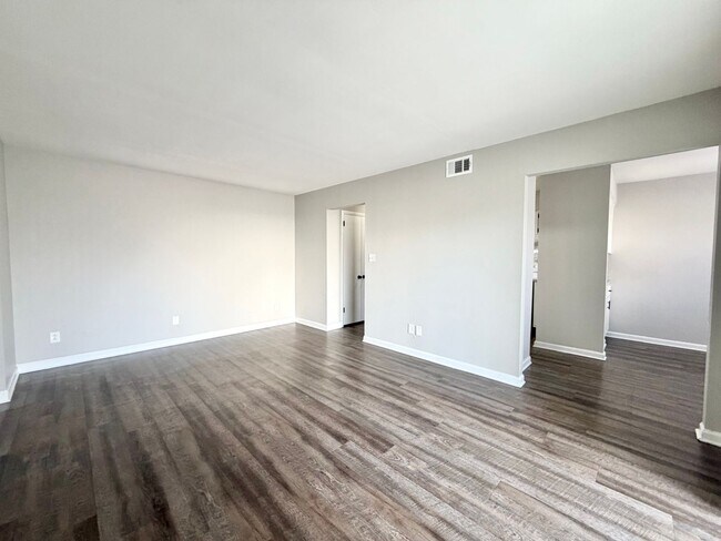 Foto del edificio - 136 Jack Miller Blvd