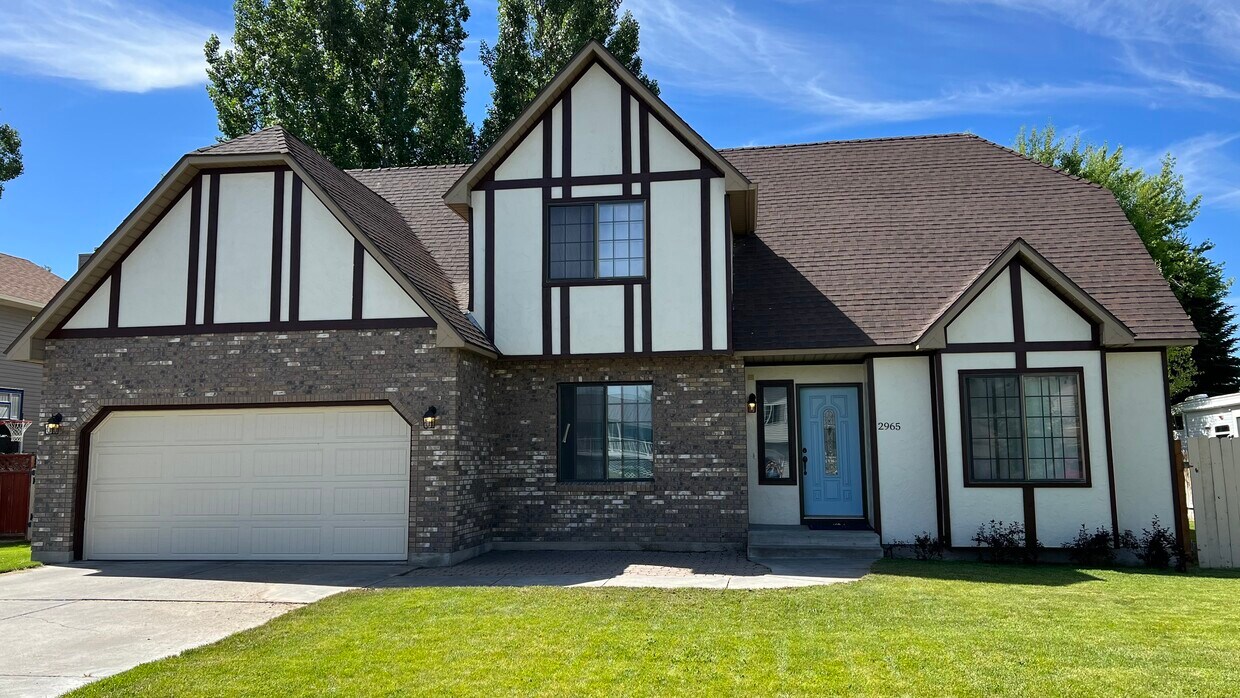 2965 Bluebird Lane - 2965 Bluebird Ln