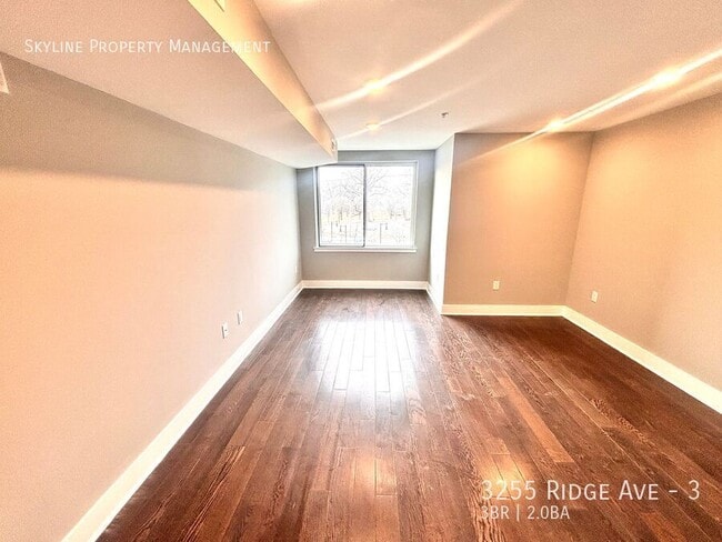 Foto del edificio - 3255 Ridge Ave