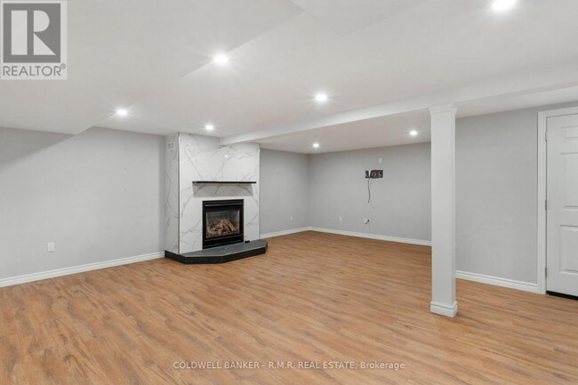 Building Photo - 166 Springdale Dr