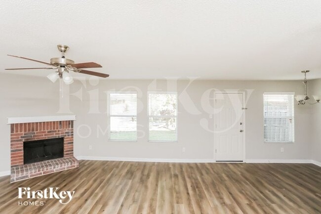 Foto del edificio - 1610 Cliffbrook Dr