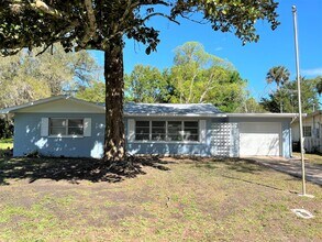 Building Photo - 305 Trudgeon Dr