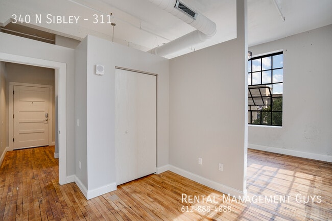 Building Photo - 340 N Sibley St