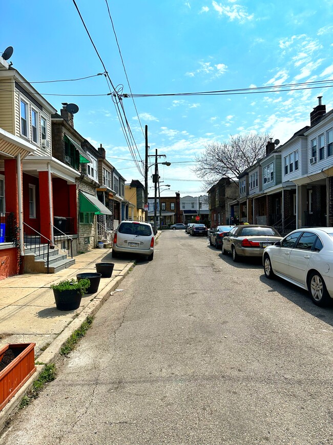 Building Photo - 1527 S Patton St