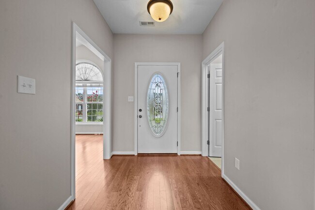 Building Photo - 115 Ravenscroft Way