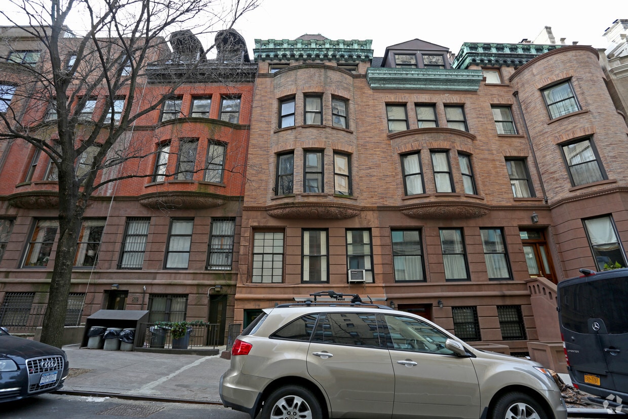 Building Photo - 328 W 77th St