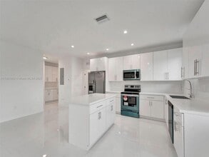 Building Photo - 250 SW 159th Ln