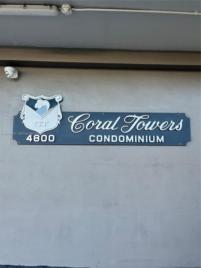 Building Photo - 4800 Bayview Dr