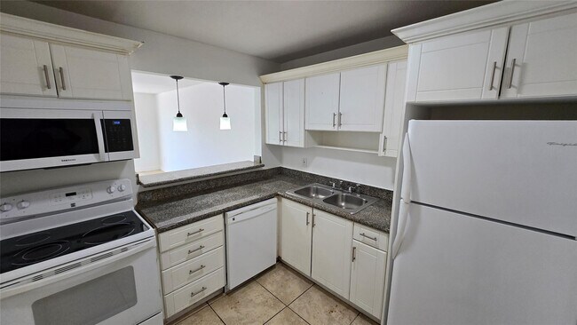 Foto del edificio - 15205 NE 6th Ave