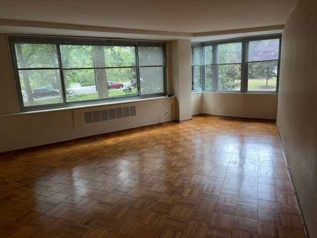 Sala de estar - 4200 Cathedral Ave NW