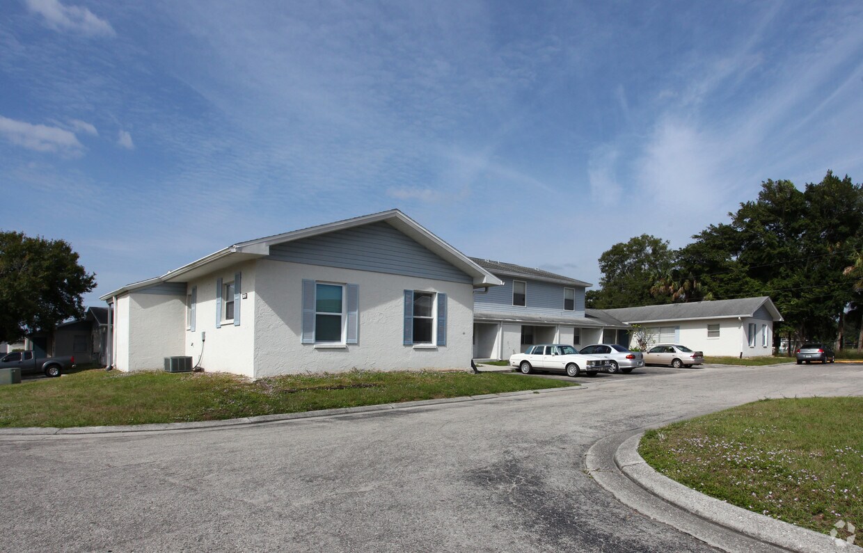 Brookside Village Apartments Fort Myers, FL