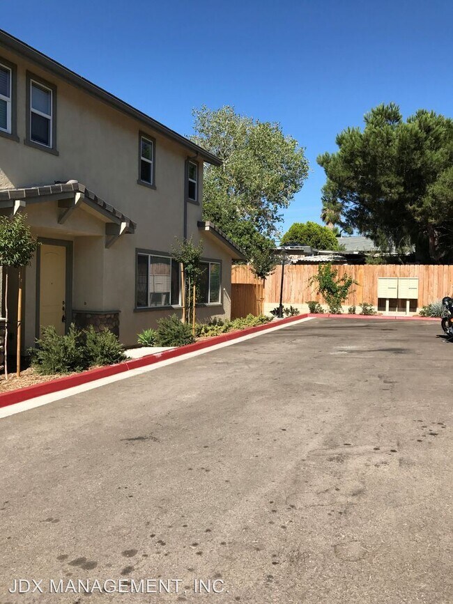 Building Photo - 3150-3170 Bancroft Dr