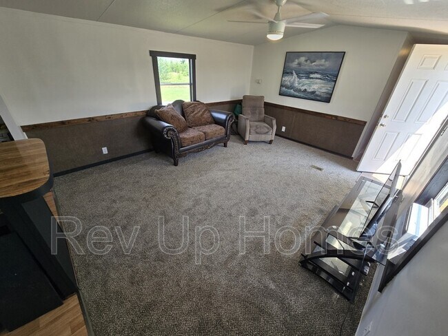 Building Photo - 127 Fred Dr