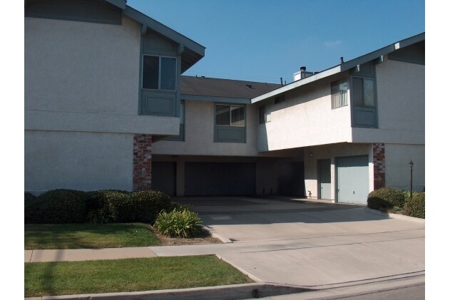 Foto del edificio - 1637 W Valencia Dr