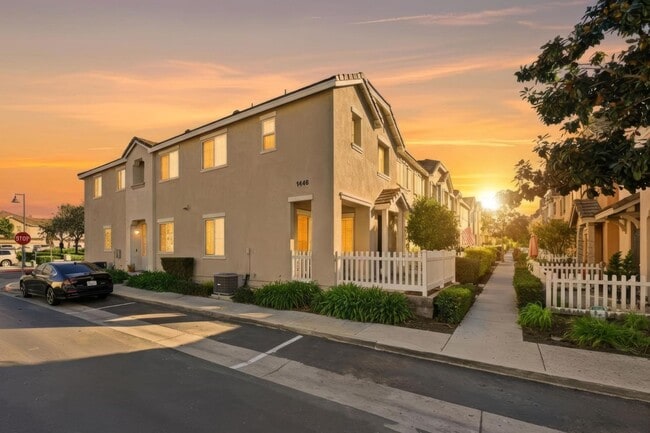 Foto del edificio - 1446 Trouville Ln