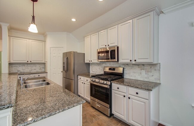 Foto del edificio - 13558 Fawn Lily Dr
