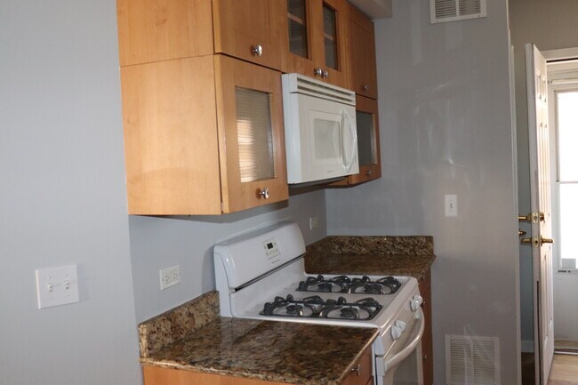 Foto del edificio - 6312 N Richmond St