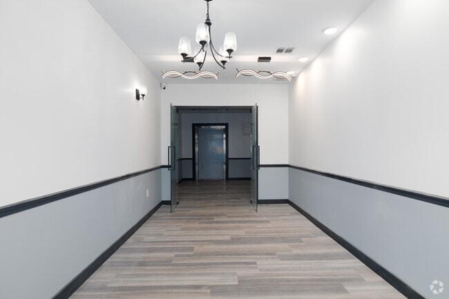 Lobby - Oak Tree Apartments
