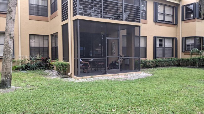 Foto del edificio - 15509 N Miami Lakeway