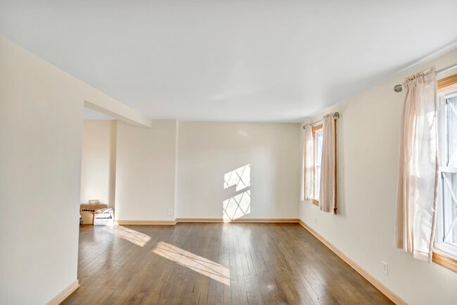 Building Photo - 5156 W 63rd Pl
