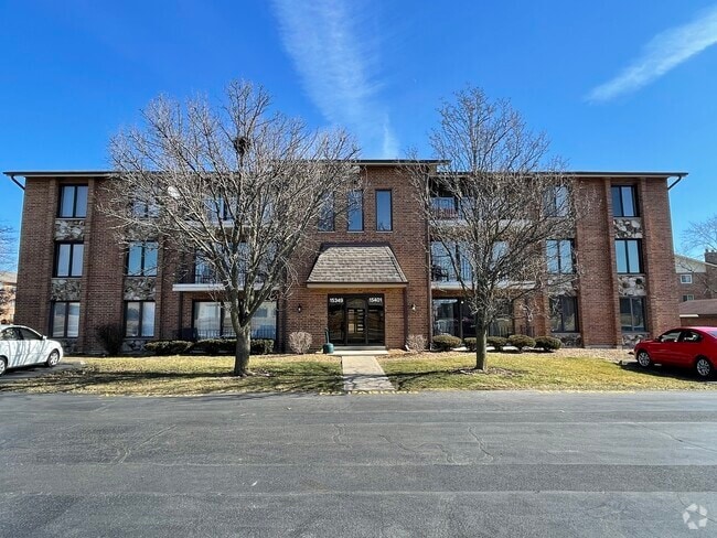 Front - 15349 West Ave