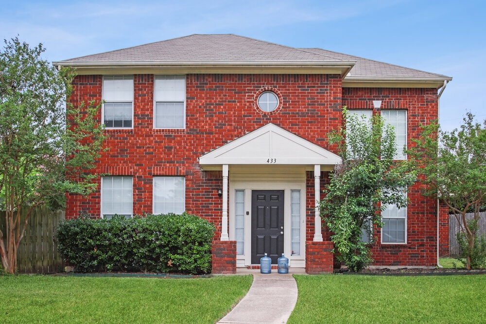 Primary Photo - 433 Raintree Cir