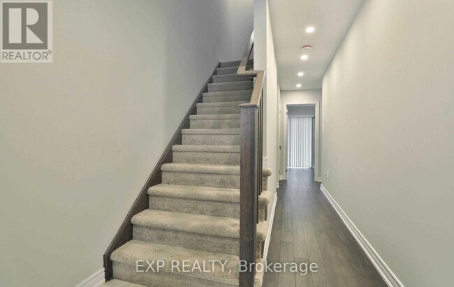 Building Photo - 32 Rapids Ln