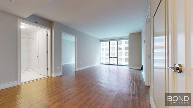 Building Photo - 237 E 34th St