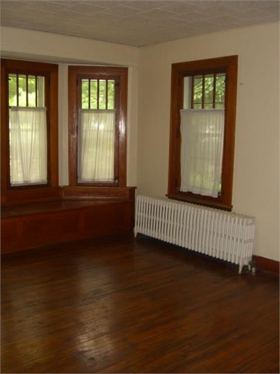 Building Photo - 511 W Oregon St