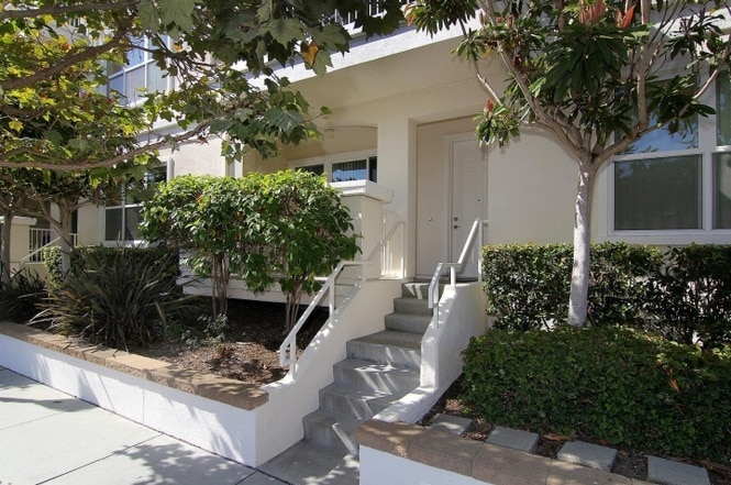 Separate Street Entrance - 2030 N Pacific Ave