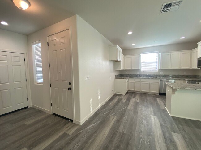 Foto del edificio - 6782 Jujube Ln