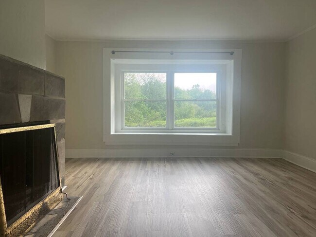 Foto del edificio - 64 Homestead Ln