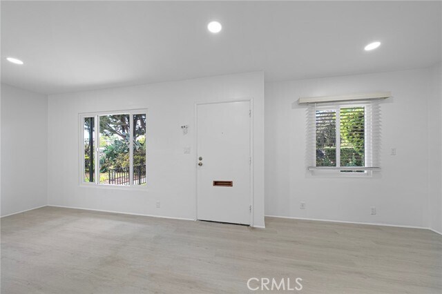 Foto del edificio - 9050 Huntington Dr