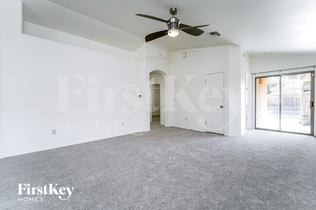 Building Photo - 8711 N Moonfire Dr