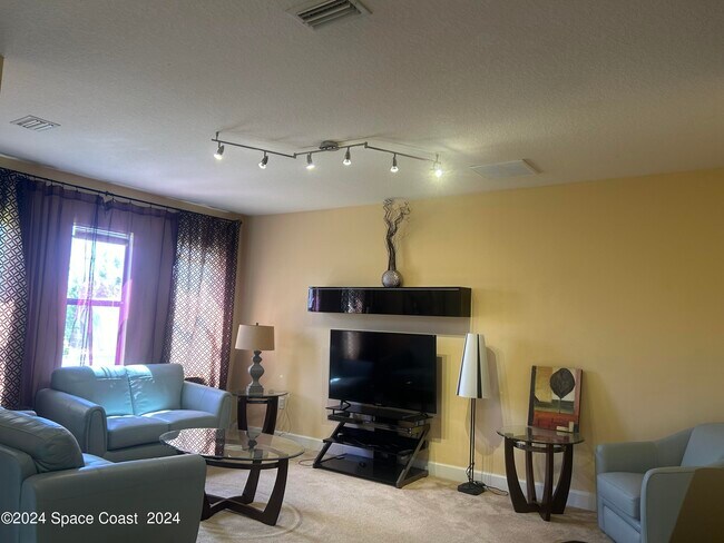 Foto del edificio - 755 Ventura Dr