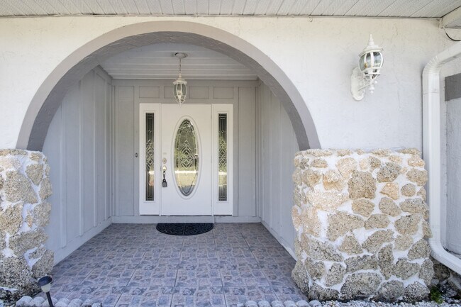 Foto del edificio - 4274 Gillot Blvd