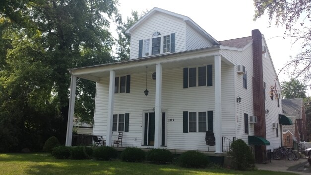 Primary Photo - 1413 W University Ave