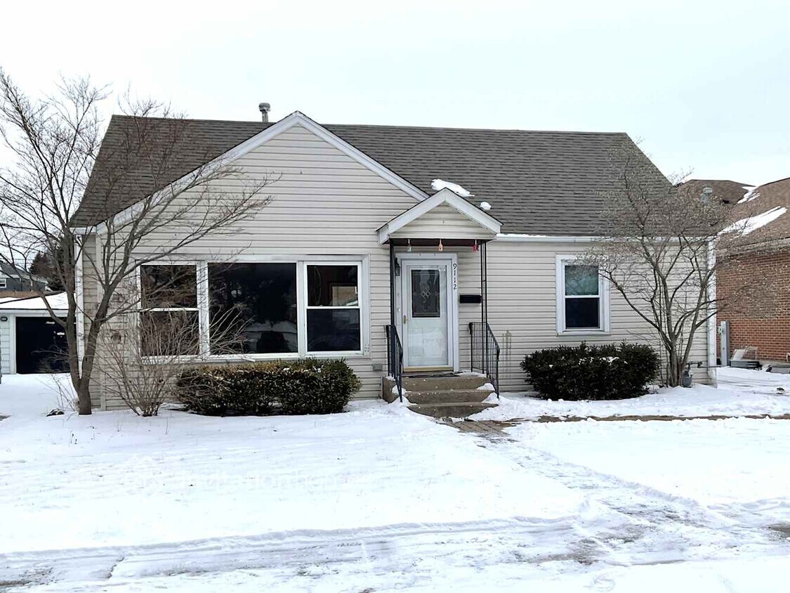 Foto principal - 9112 S 53rd Ct