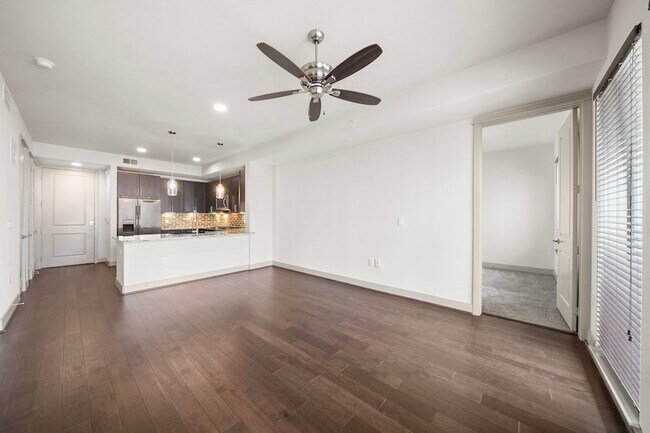 Foto del edificio - 1414 N Texas Avenue Unit 647