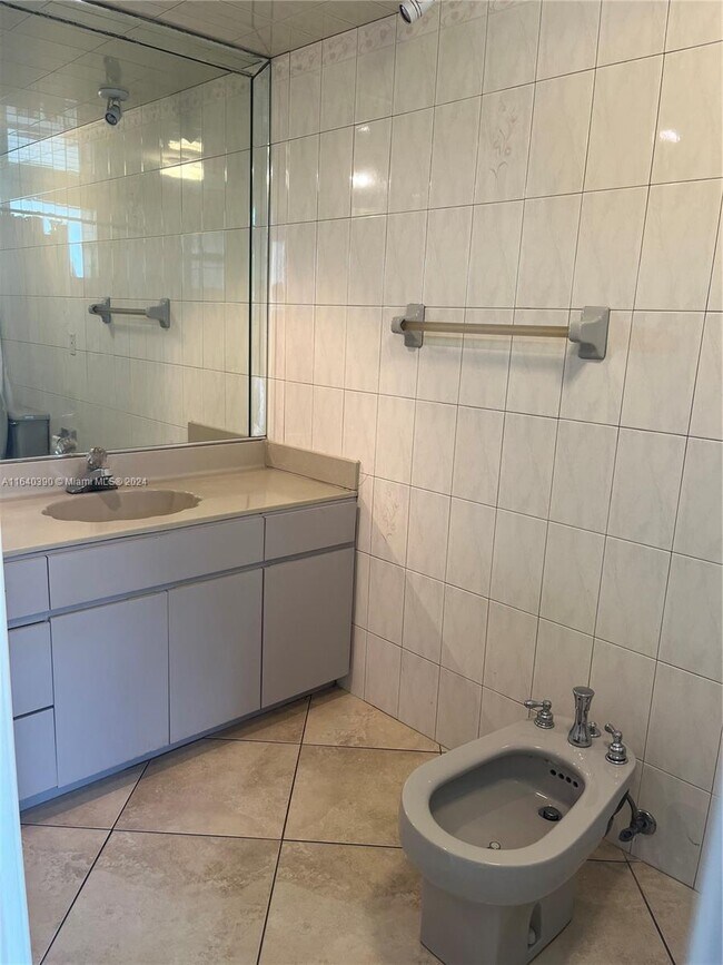 Foto del edificio - 1000 E 8th Ct